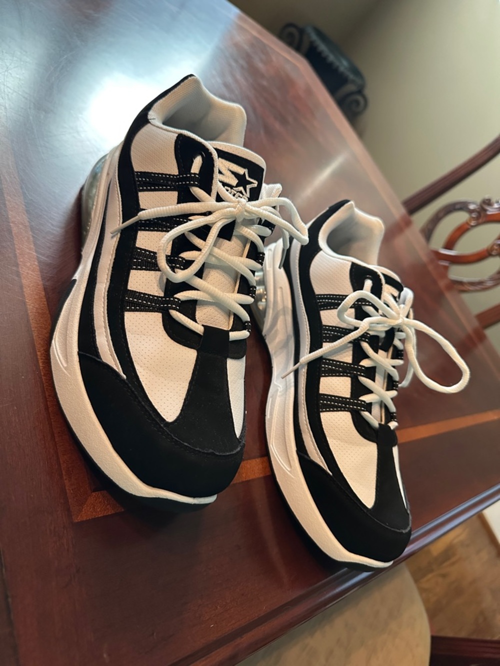 STARTER Black and White Star Logo Sneakers